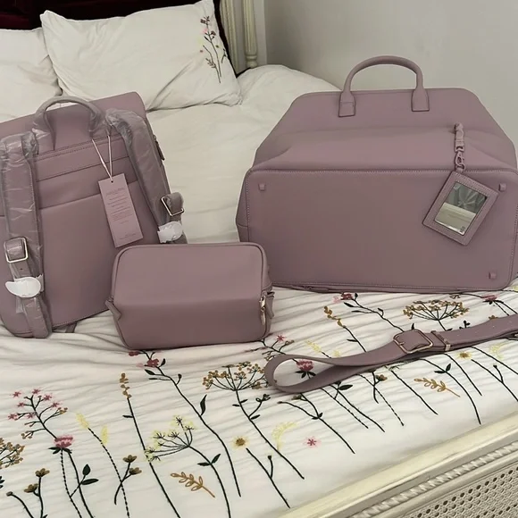 🌸🌸🌸🌸BEIS WICKED 👸🏻 BUNDLE CARRYON, BACKPACK AND COSMETIC CASE NEW 🌸🌸🌸🌸 - Picture 11 of 11